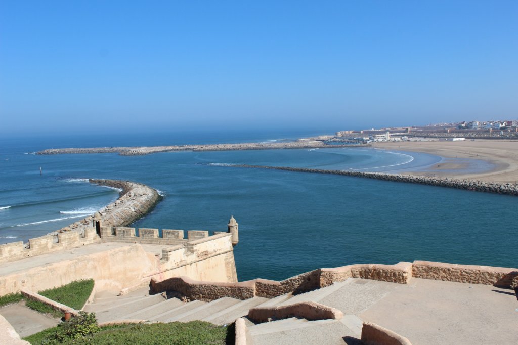 This photo shows the viewpoint with the beaches on the other side of the river and the Atlantic Ocean beyond